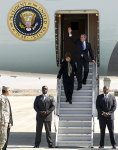 Presidente señor Bush-Estados Unidos de América-,el " señor de las bombas".