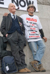Tony Benn and Brian Haw on the plinth at Trafalgar Square