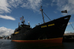 The Steve Irwin refuelling in Melbourne, mid Feb. Photo by flickr.com/ssandars