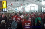 Hundreds gather at Terminal 5