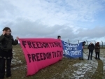 facing one of the wings where detainees could see and hear the protest