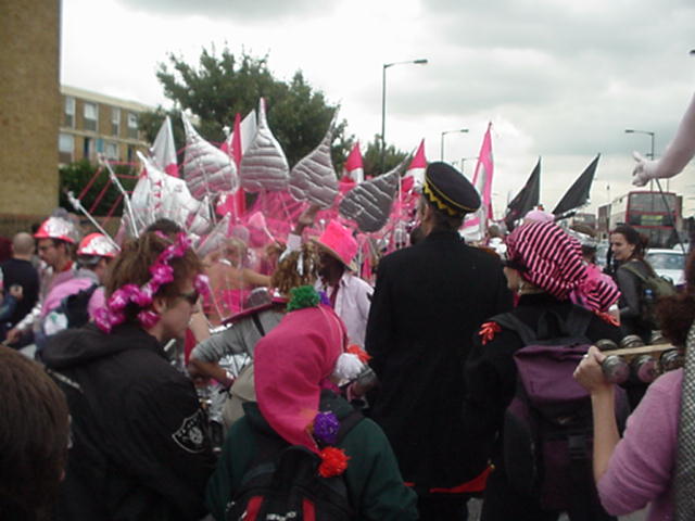 DSEi Pink Crowd Picture