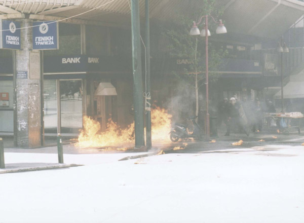MORE PICS FROM THE RIOTS IN GREECE