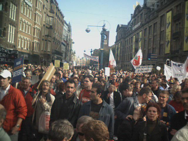 250.000 march in Amsterdam