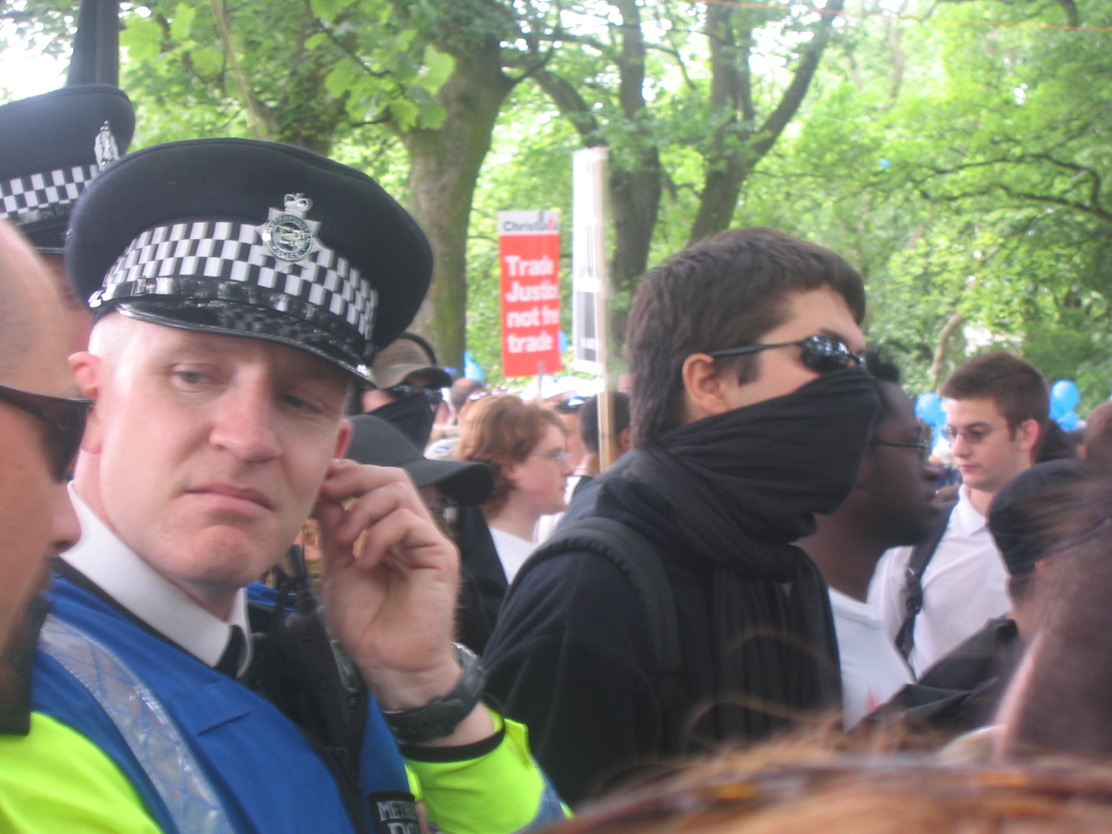 Black Bloc and Police 2