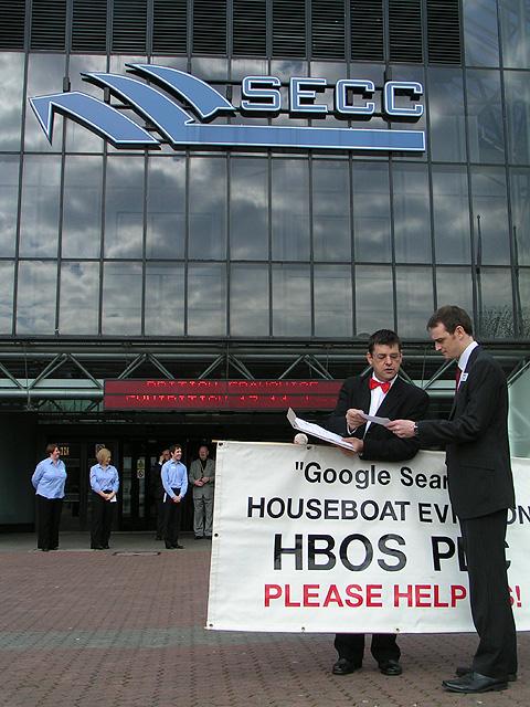 Ross Keany HBOS Press Officer Accepting The Shalom Family Appeal for Help