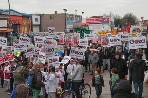 Almost 300 marchers started, more joined in Tooting