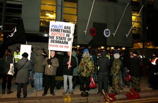Protest outside the Danish Embassy, London, 17 Dec 09