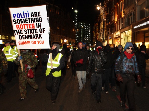 Protesters leave the Danish Embassy and disrupt traffic, London, 17 Dec 09