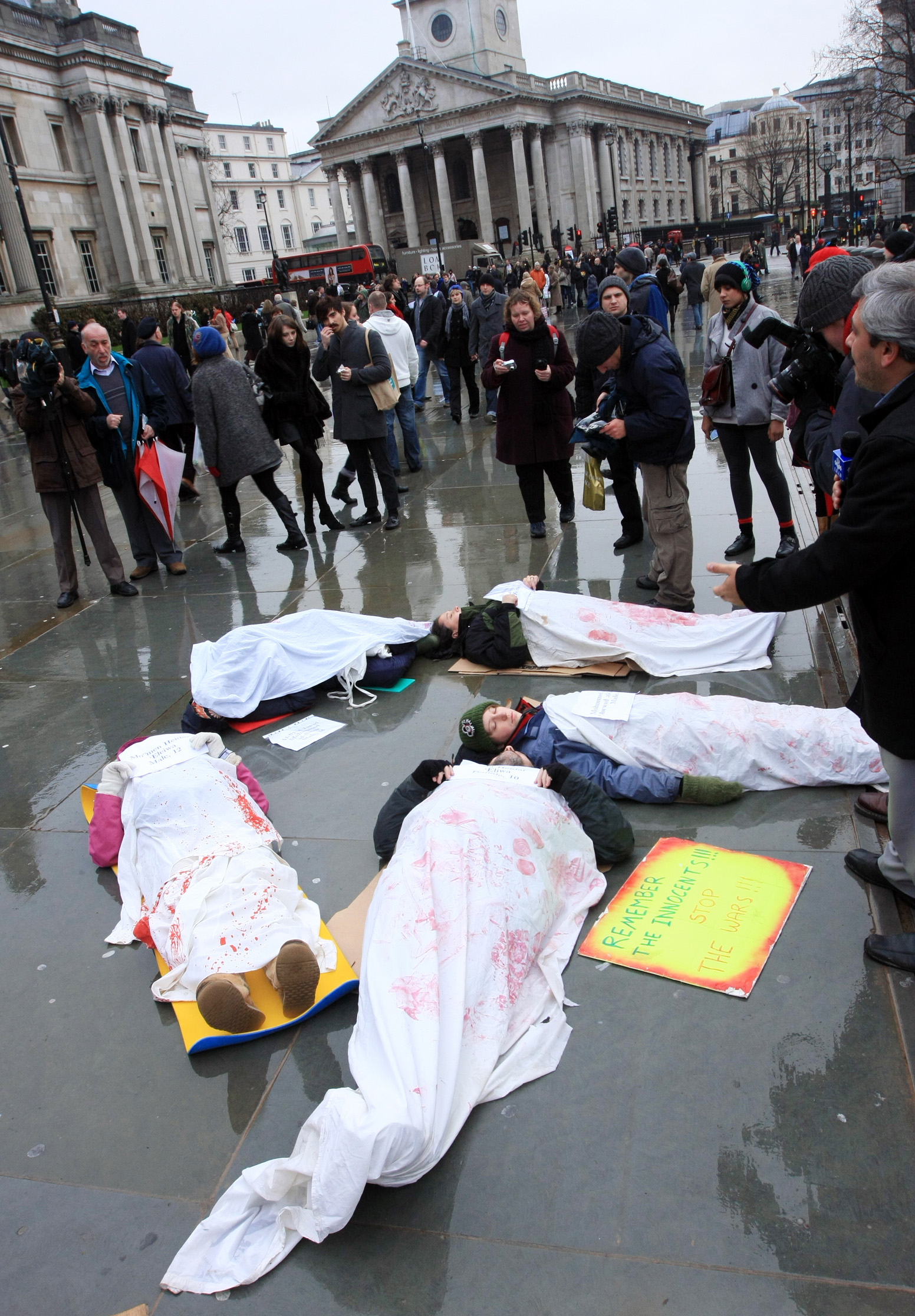 Palestinian supporters held a 'die-in' in Trafalgar Square