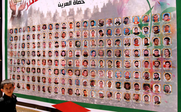 Poster with pictures of hunger strikers https://imc.li/7wjr0
